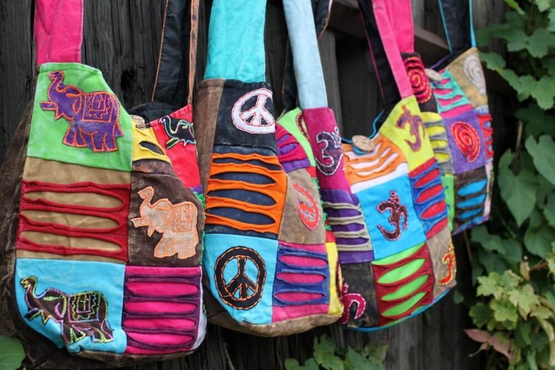 7158