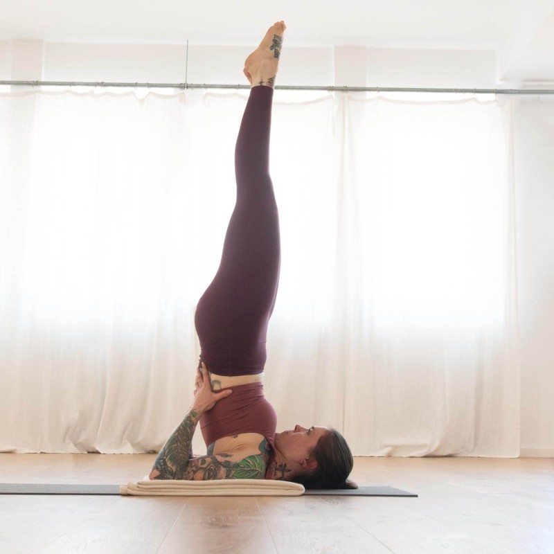 Bawełniany koc do jogi Bodhi Shavasana - ecru