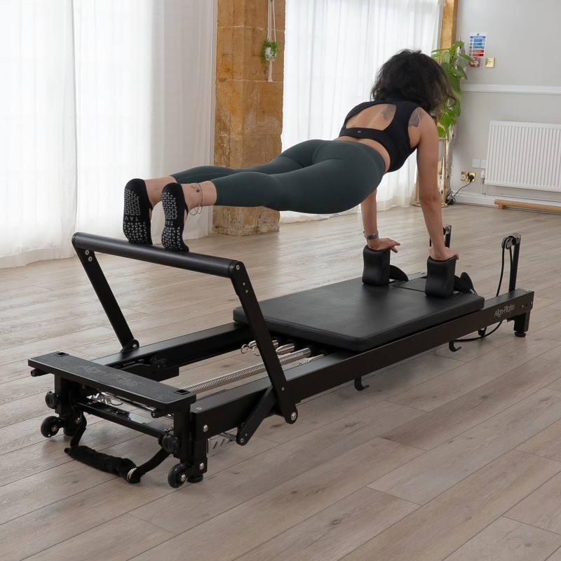 Reformer do pilatesu Align Pilates - czarny