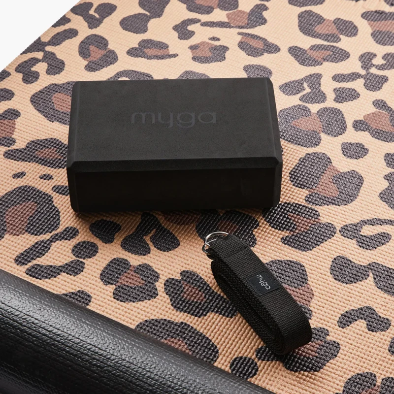 Zestaw do jogi myga Leopard Yoga Set: mata, klocek, pasek