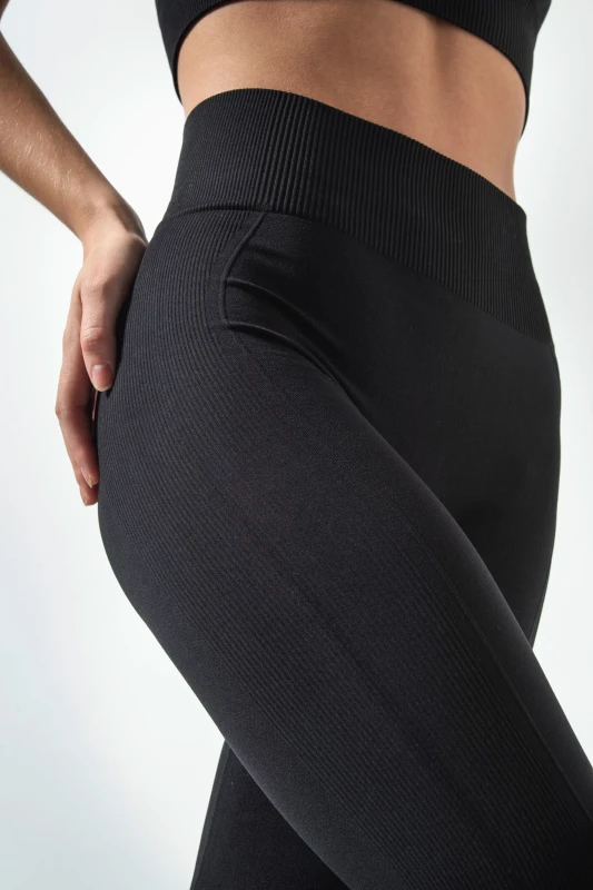 damskie-legginsy-omm-yoga-by-risalti-ilena-czarne