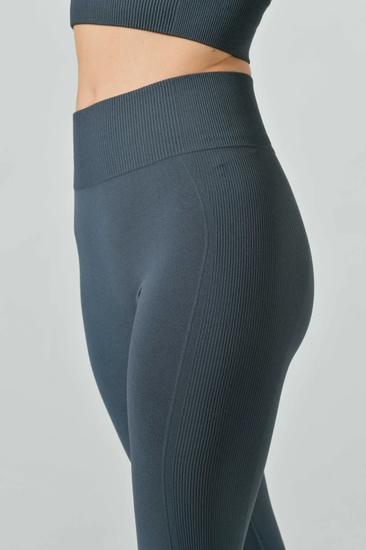damskie-legginsy-omm-yoga-by-risalti-ilena-granatowe