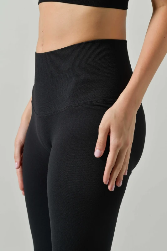 damskie-legginsy-push-up-omm-yoga-by-risalti-sculpt-czarne