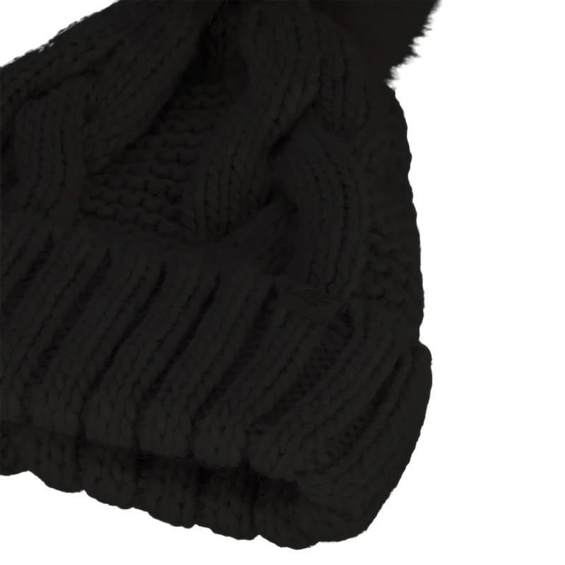 damska-czapka-zimowa-z-pomponem-4f